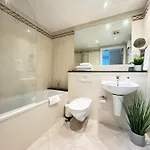 Docklands Waterfront Luxury Dublino