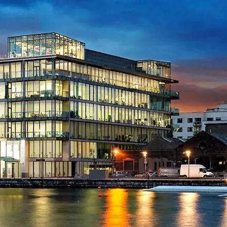 Docklands Waterfront Luxury 아파트 *