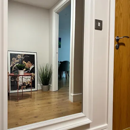 Docklands Waterfront Luxury